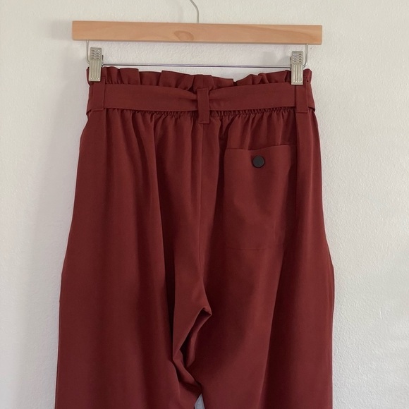 Athleta Skyline Featherweight Belted Paper Bag Tapered Pant Dried Cinnamon 4 - Picture 9 of 14